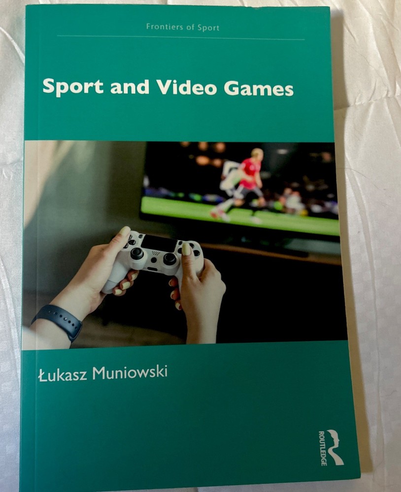 NEW Sport and Video Games BY Muniowski Paperback USA SELLER Soccer Football