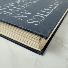 Statistics An Intuitive Approach by Weinberg & Schumaker (1967, 7th Print) HB