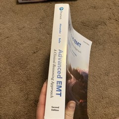 Advanced EMT : A Clinical Reasoning Approach SECOND EDITION