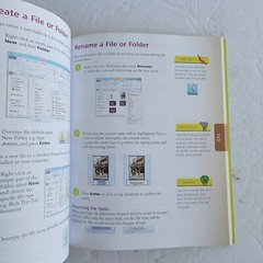 Windows 8 in easy steps – Paperback, by Vandome Nick – Very Good