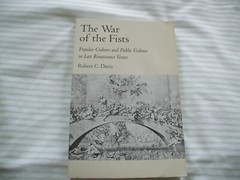 THE WAR OF THE FISTS – Robert .C. Davis – 1994 PB reprint