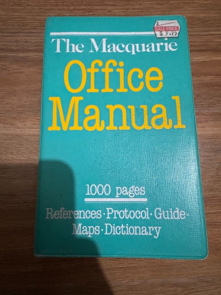 The Macquarie Office Manual 1000 Pages by Jennifer Rudwick