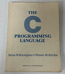 THE C PROGRAMMING LANGUAGE BY BRIAN W. KERNIGHAN & DENNIS M. RITCHIE, FREE SHIP