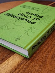Physiology of Crop Plants – Gardner, Pearce, & Mitchell – Hardcover 1st Ed. 1985