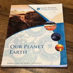 Our Planet Earth (God’s Design for Heaven & Earth) – Paperback – VERY GOOD