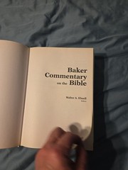 Baker Commentary on the Bible: NIV Edition – Very Good Hardcover