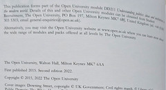 OPEN UNIVERSITY DD211 Understanding politics 2nd edition VERY GOOD CONDITION