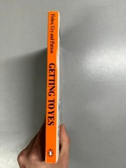 Getting to Yes: Negotiating Agreement Witho- Roger Fisher, 0140157352, Paperback
