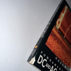 Fundamentals of Dc and Ac Circuits Lab Manual Mark Hazen 1990 Paperback