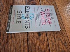 The Elements of Style (4th Edition)