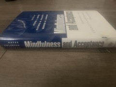 Mindfulness and Acceptance : Expanding the Cognitive-Behavioral 2004 Hardcover