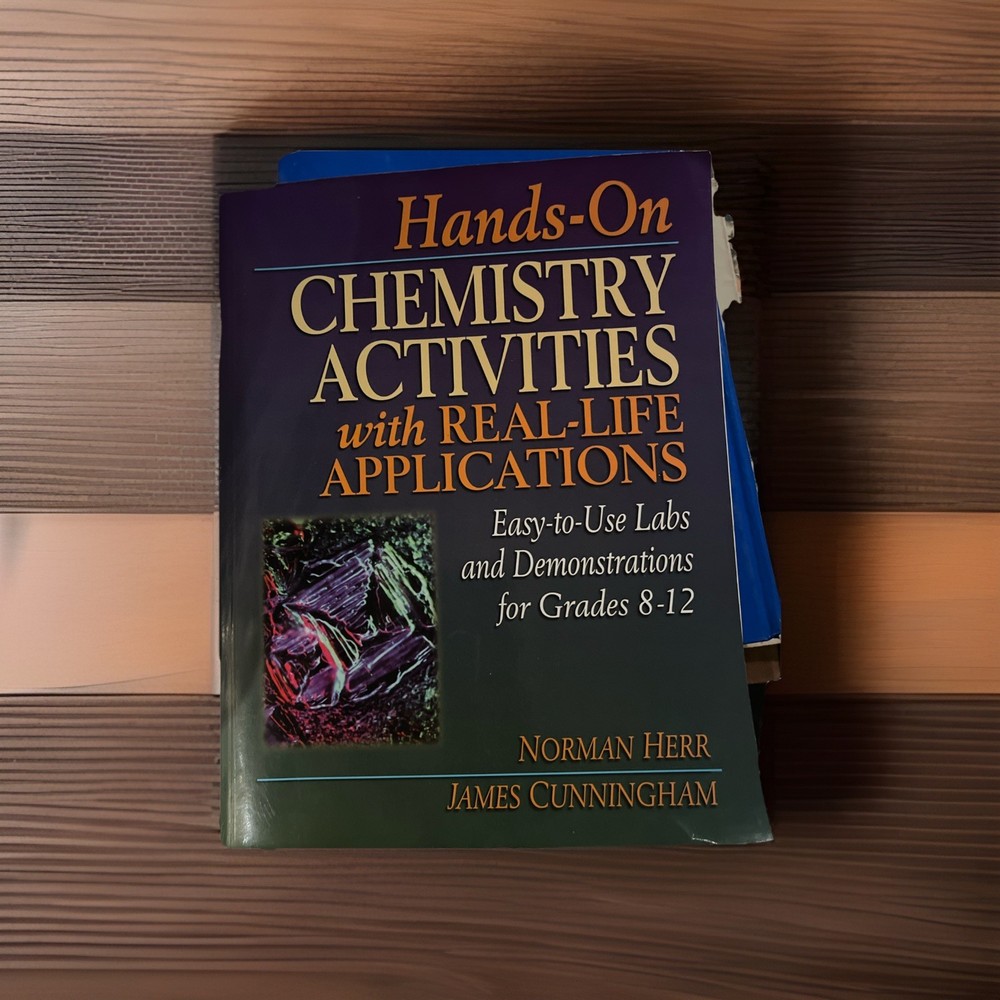 Hands-On Chemistry Activities with Real-Life Applications: Easy-to-Use Labs Book
