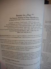 Botany in a Day: The Patterns Method of Plant Identification Paperback