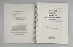 DBT Skills Training Handouts & Worksheets Marsha Linehan Guilford 8.5×11 Teal PB