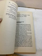 Getting To Yes – Roger Fisher & William Ury (Paperback, 1991)