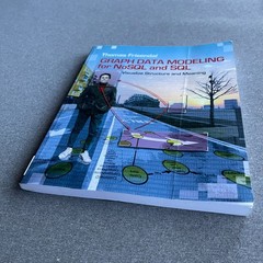 Graph Data Modeling for NoSQL and SQL: Visualize Structure and Meaning Paperback