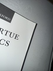 On Virtue Ethics by Rosalind Hursthouse (2002, Uk-Trade Paper)