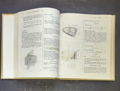 Calculus and Analytic Geometry George B Thomas Jr. 2nd Print 1969 Addison-Wesley