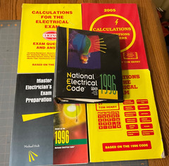 1996 NFPA National Electrical Code Book and 4 Exam Prep Books Tom Henry & M Holt