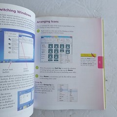 Windows 8 in easy steps – Paperback, by Vandome Nick – Very Good