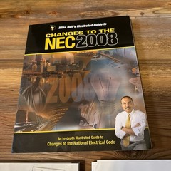 3 Lot Mike Holt’s Guide Understanding National Electrical Code & Changes Nec