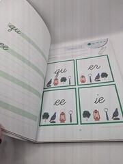 Reading Games Workbook – Level 2 – Cursive: Beginning Phonics Program! Katie Key