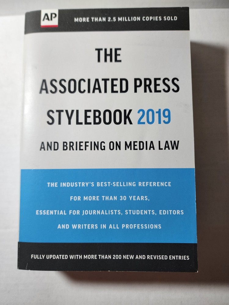 The Associated Press Stylebook 2019, Paperback ISBN 978-1-5416-9989-2