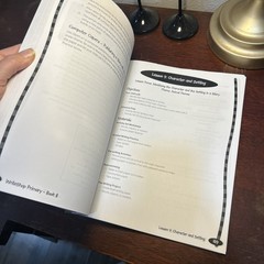 WriteShop Primary Book B Teacher’s Guide by Nancy I. Sanders – Spiral-bound
