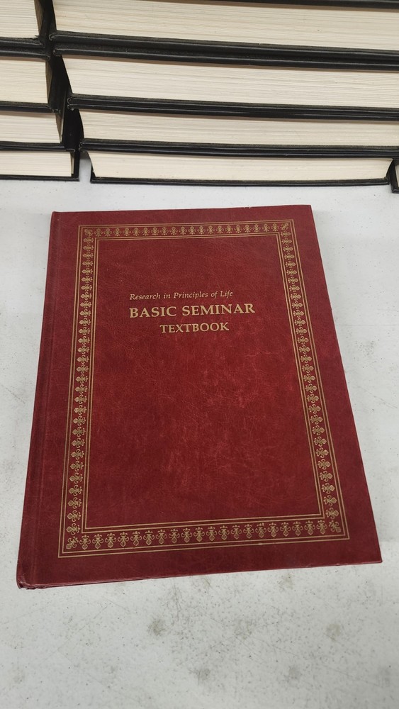 BASIC SEMINAR TEXTBOOK RESEARCH IN PRINCIPLES OF LIFE Bill Gothard HC 1993